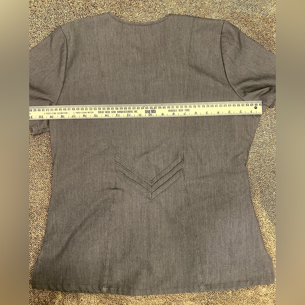 Figs gray scrub top Size medium - Picture 5 of 5